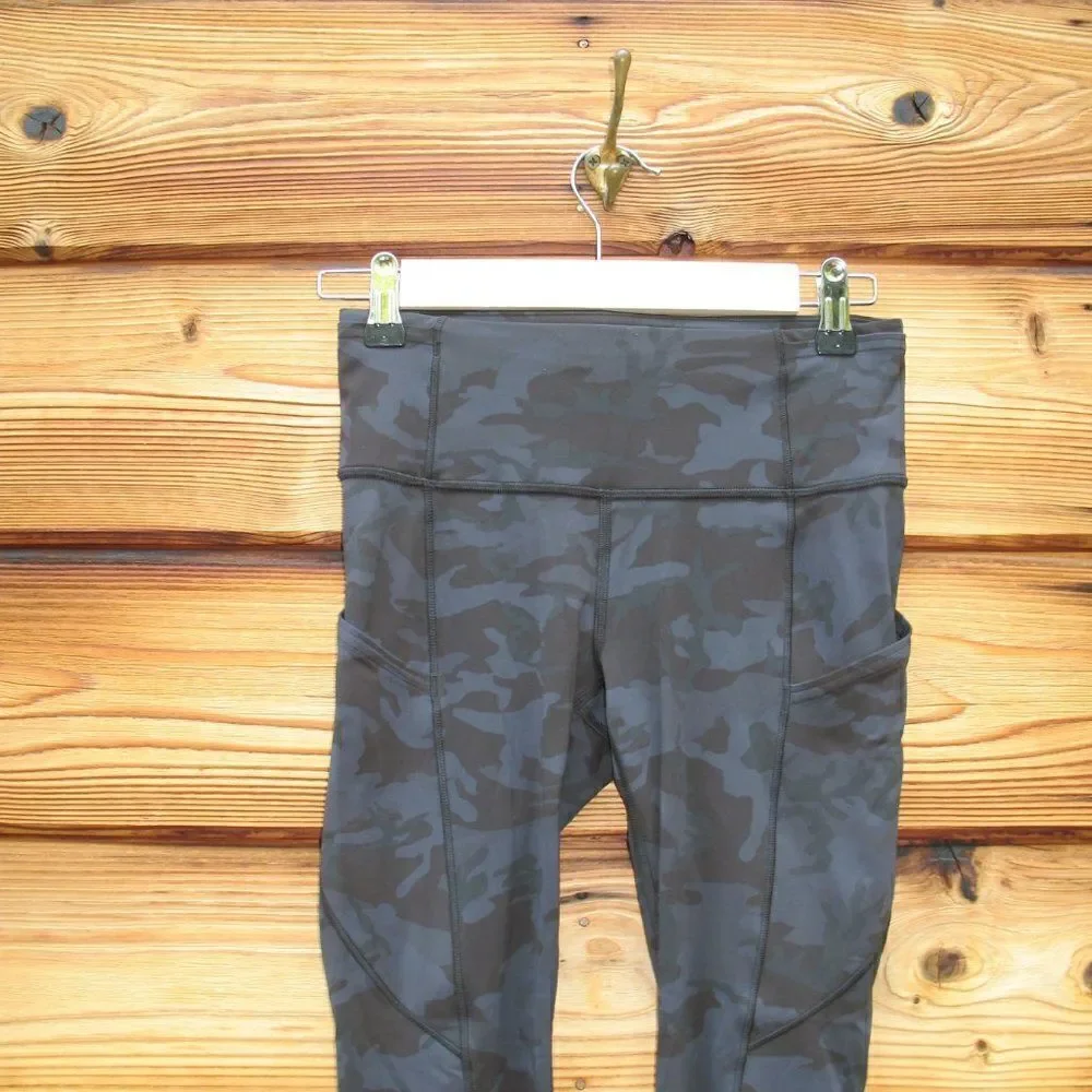 Lululemon Womens Camo Fast  Free Tights Size 4